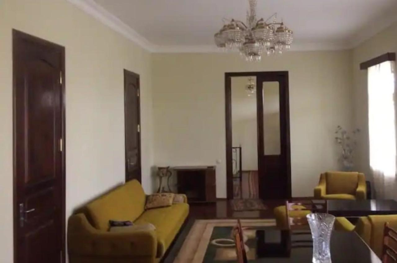 Kobuleti 4-Bedroom Apartment Exterior photo